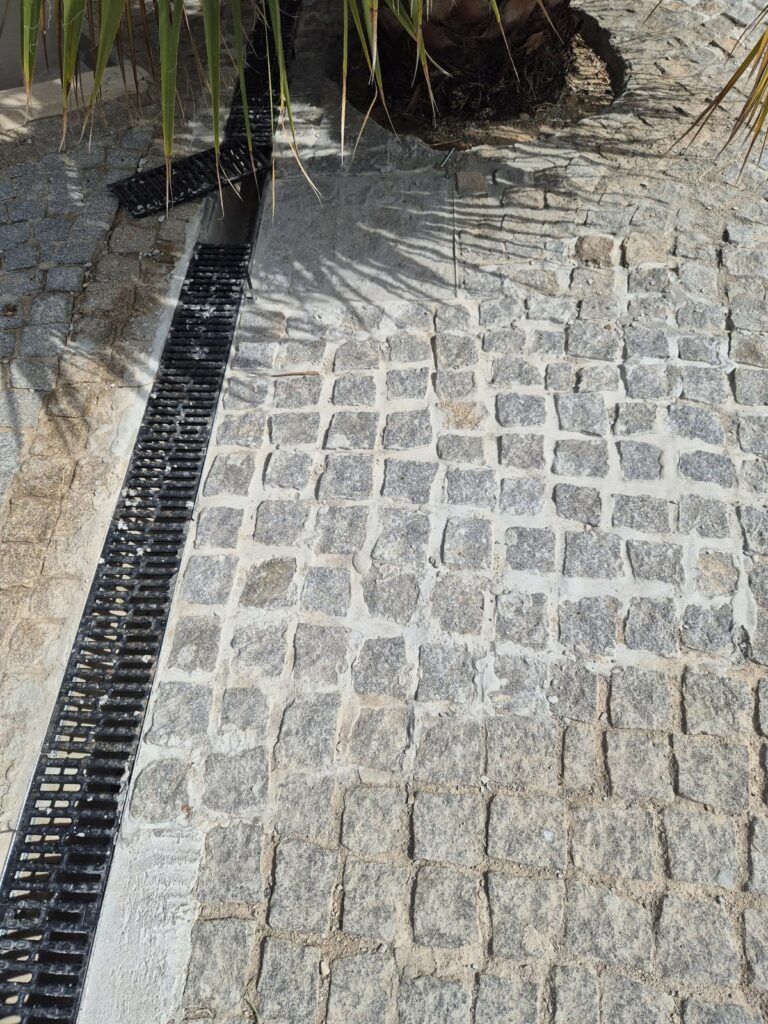 Aménagement extérieur et pavage à Nice — Genesius Construction et Réseaux
