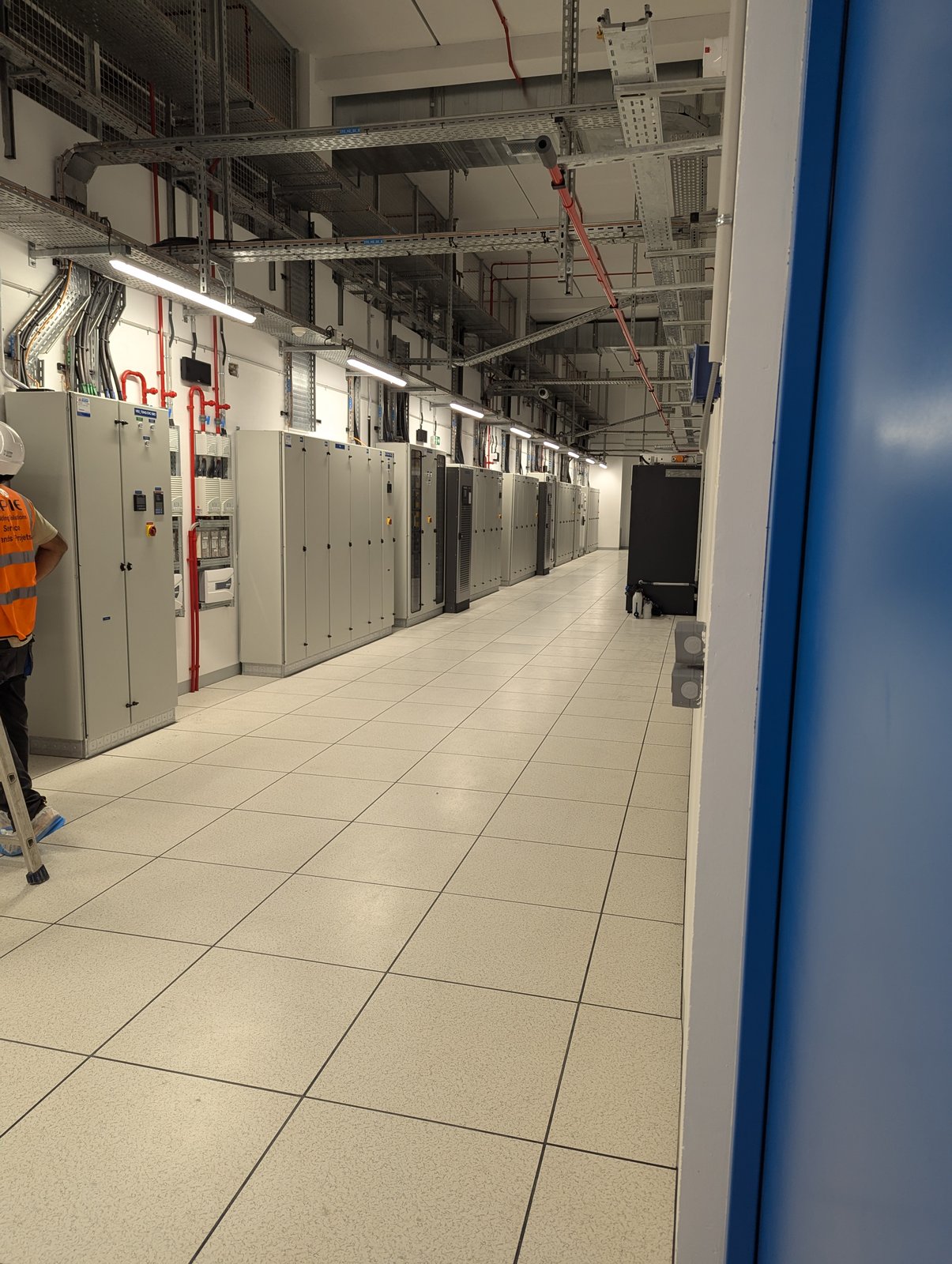 Câblage et infrastructure réseaux en data center — Genesius Construction et Réseaux