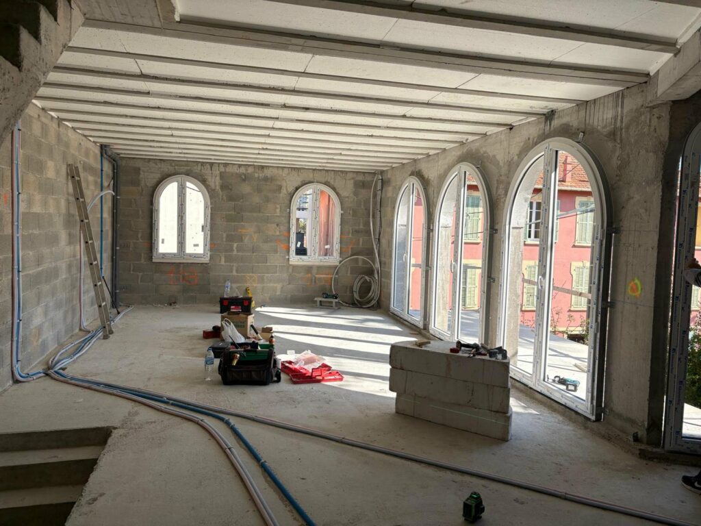 Menuiserie sur mesure arcades construction Cannes