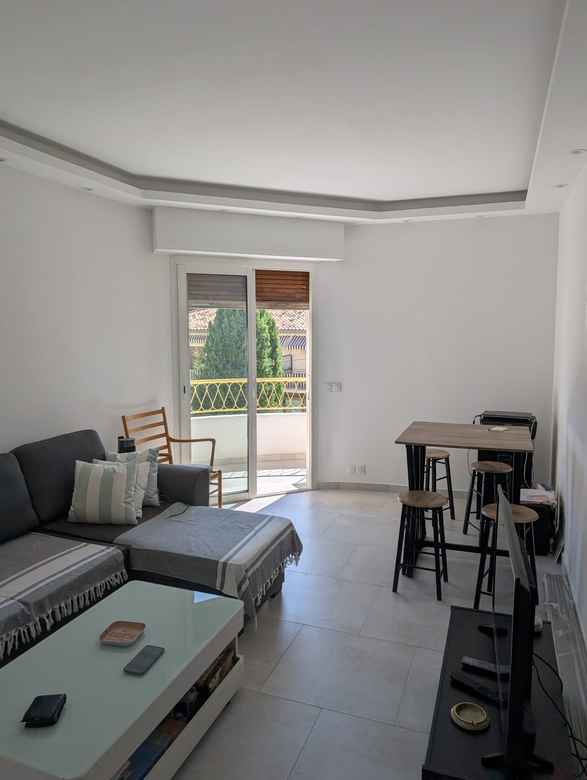Séjour rénové Juan-les-Pins